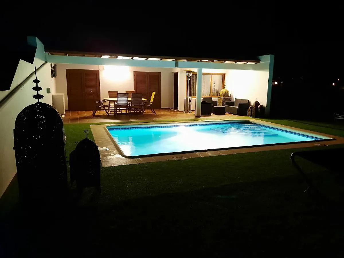 Casa Montes Villa Playa Blanca  0*, Playa Blanca (Lanzarote)